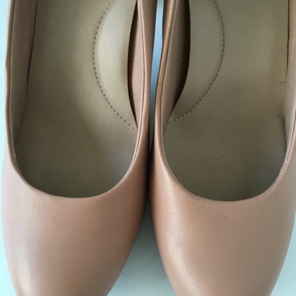 Beautiful and comfy Clarks Adriel Viola 👠 See description! - Picture 6 of 12